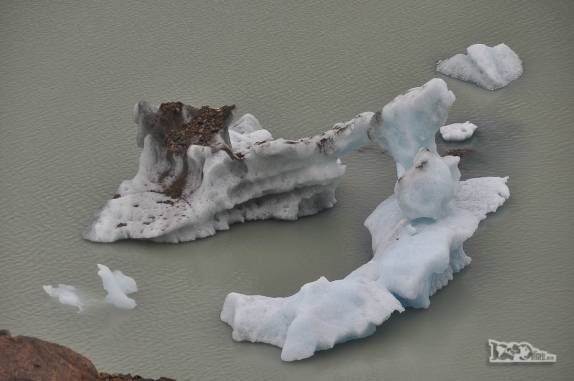 Um bloco de gelo pouco antes de se partir, na Laguna Torre, no Parque Nacional Los Glaciares, perto de El Chaltén, na Argentina